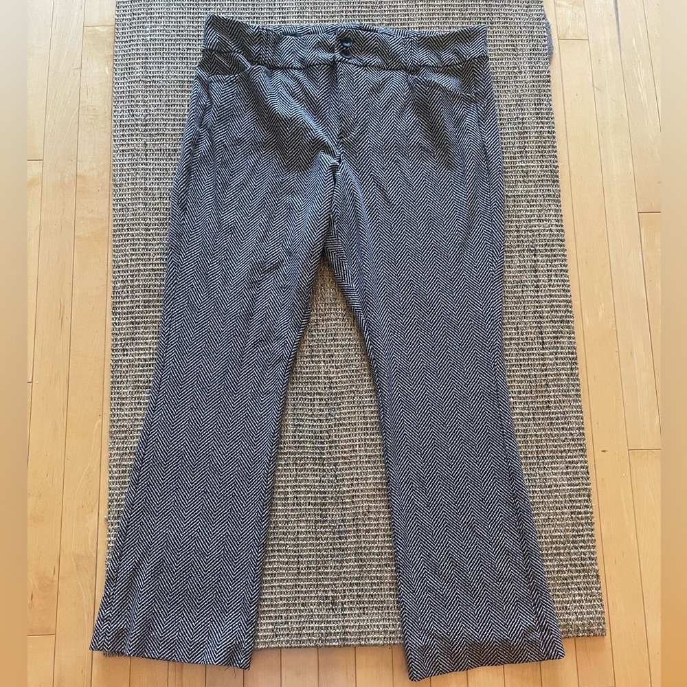 Torrid Houndstooth/Chevron Pants